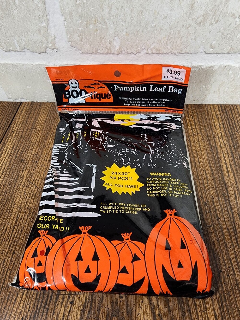 Vtg Pumpkin Leaf / Newspaper Bag - 24" x 30" (1 pkg - 4 piece set) NIB